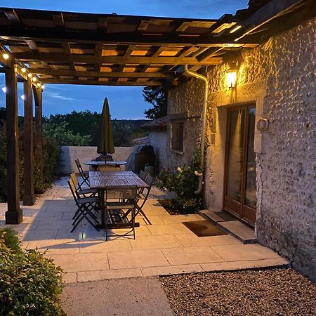 Chez Sarrazin Vila Brossac Exterior foto