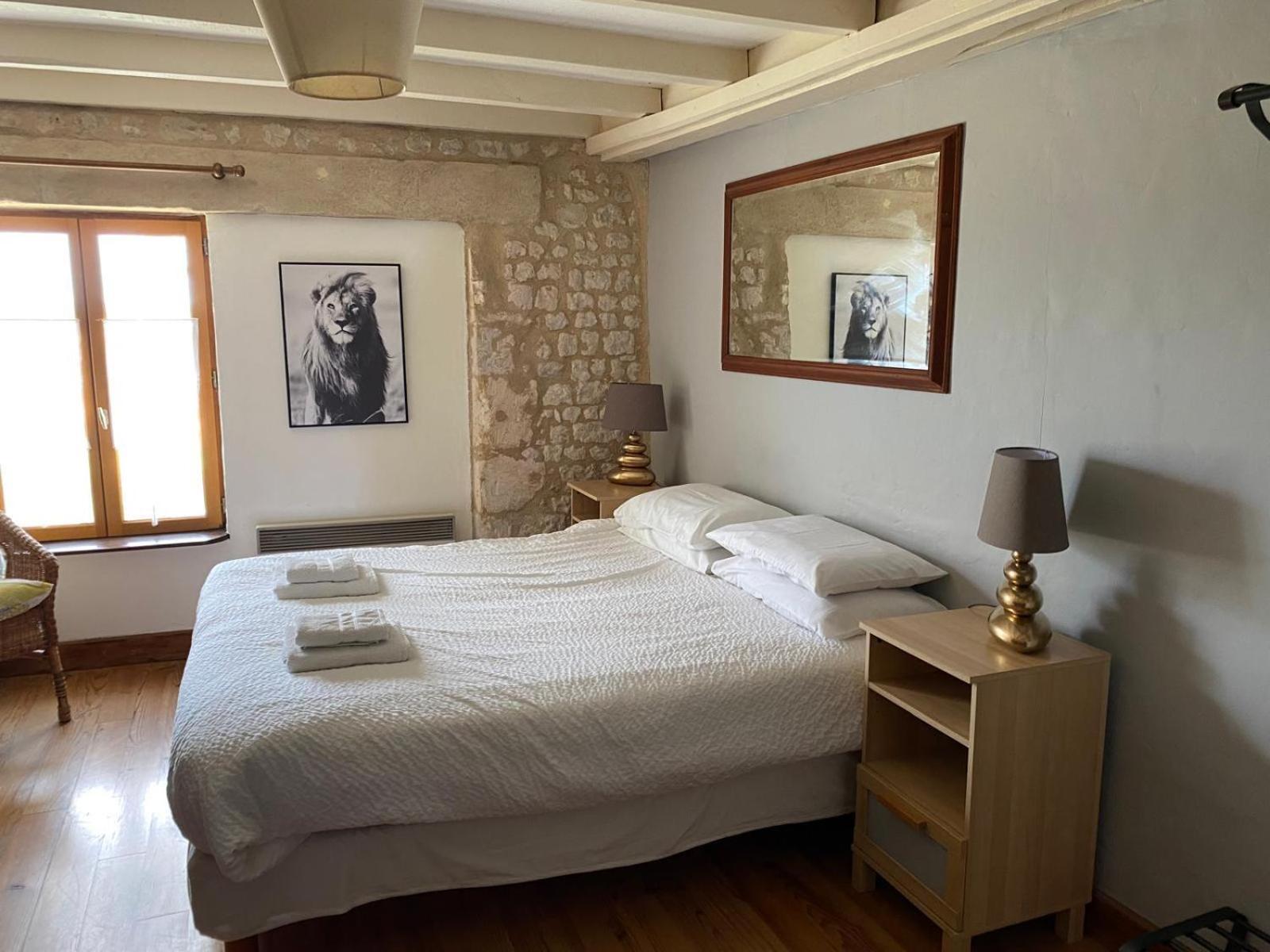 Chez Sarrazin Vila Brossac Exterior foto