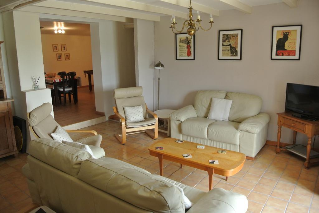 Chez Sarrazin Vila Brossac Exterior foto